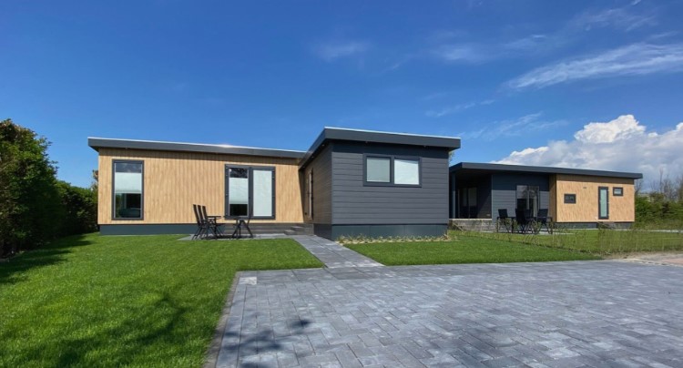 Chalet de Schelde is onze villa waarmee u in alle ruimte en rust van uw vakantie geniet. Deze villa is met zijn 70m2 en 3 slaapkamers geschikt voor maar liefst 6 personen! Deze villa is uitstekend ges..