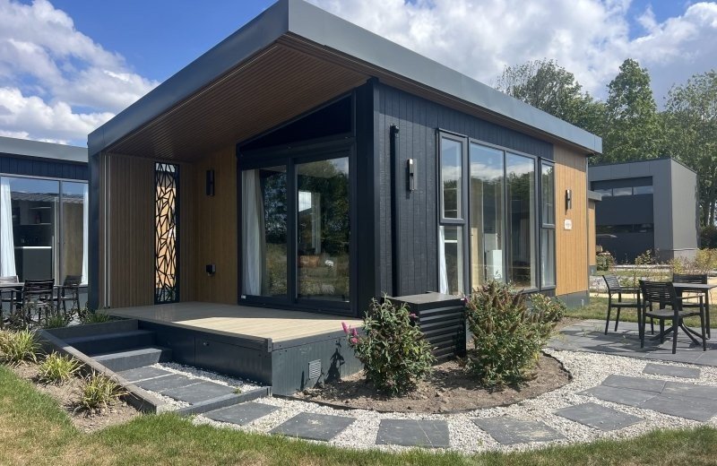 Op ons park zijn ook allerlei faciliteiten te vinden zoals een trampolinepark, het verwarmde buitenzwembad, restaurant het Parel Paviljoen, funbowling, padelbanen en nog veel meer! De funbowling&nbsp;..