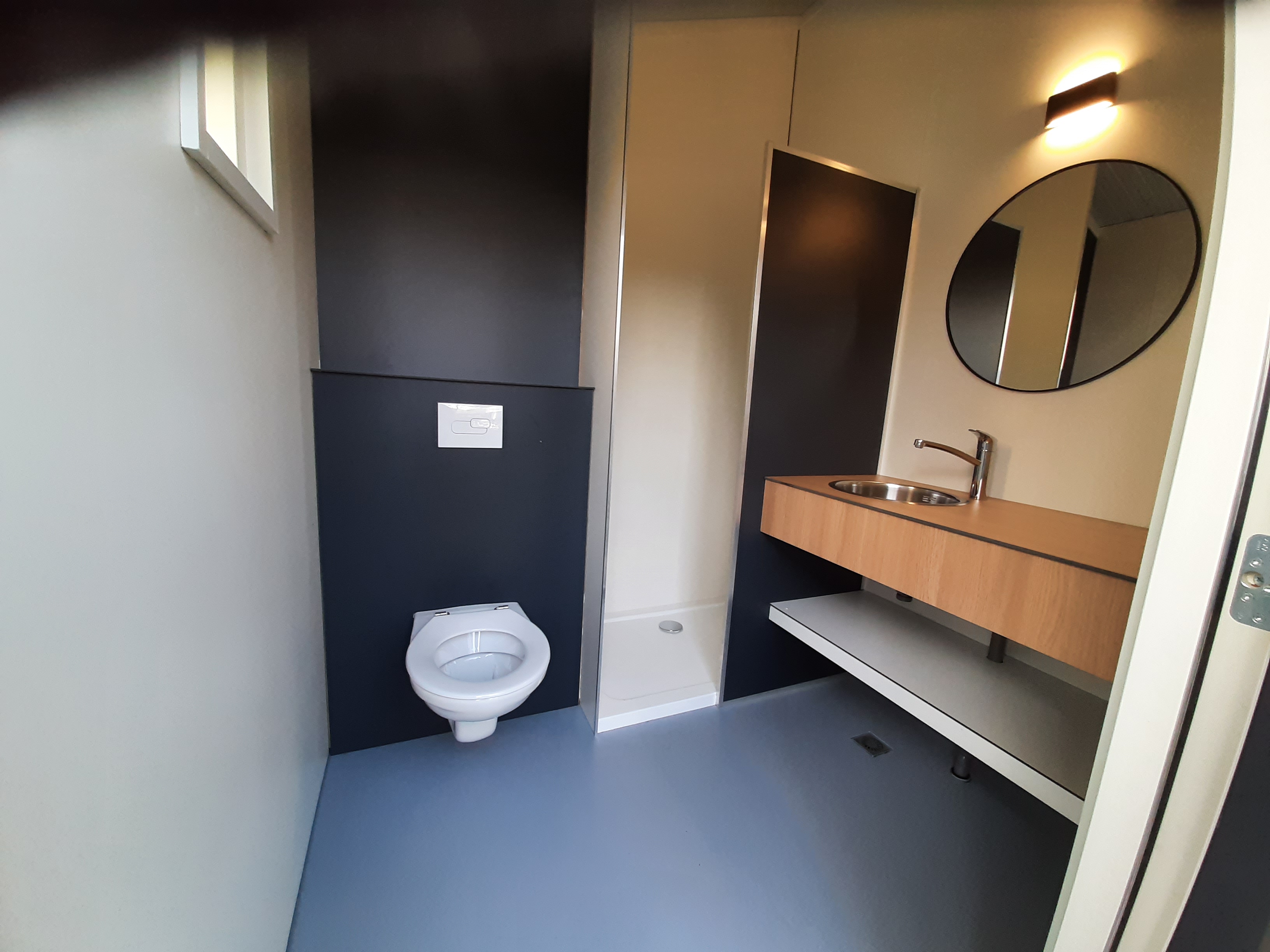 Emplacement confort avec sanitaires privés