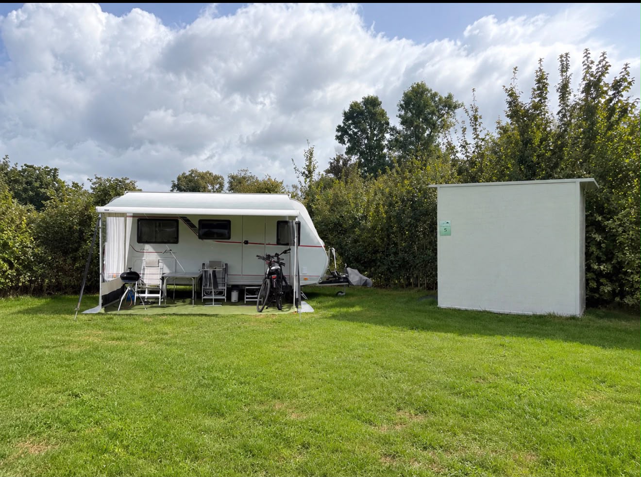 Piazzola campeggio servizi igienici privati campo castagno